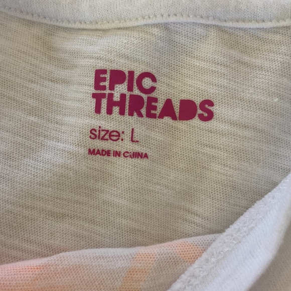 🌴 Epic Threads Tank Top 🌴 - Picture 2 of 3
